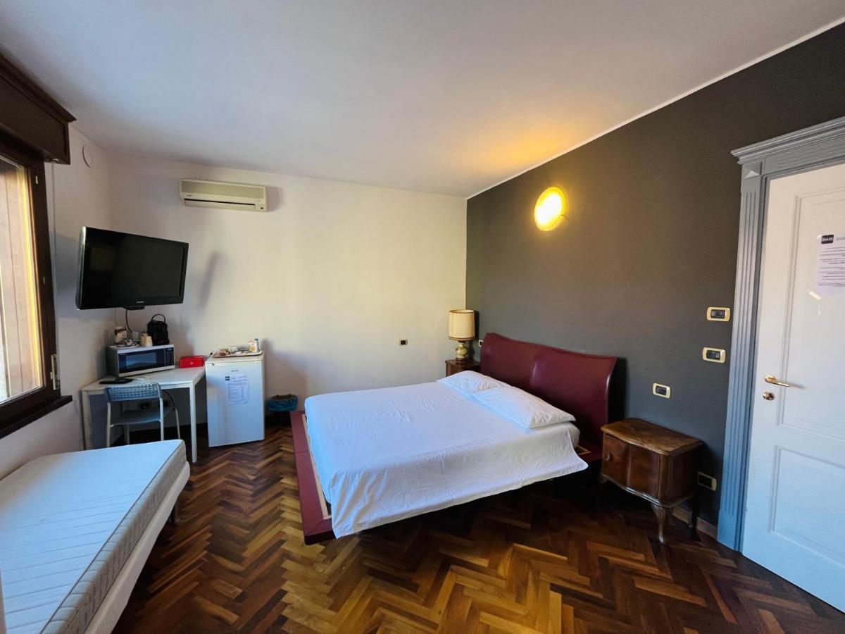 Hotel Viale Manzoni Sassuolo Exterior foto